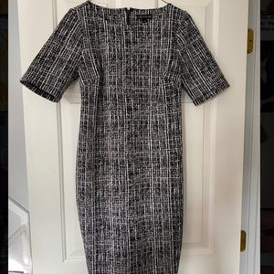 A Pea in the Pod Plaid sheath maternity dress
